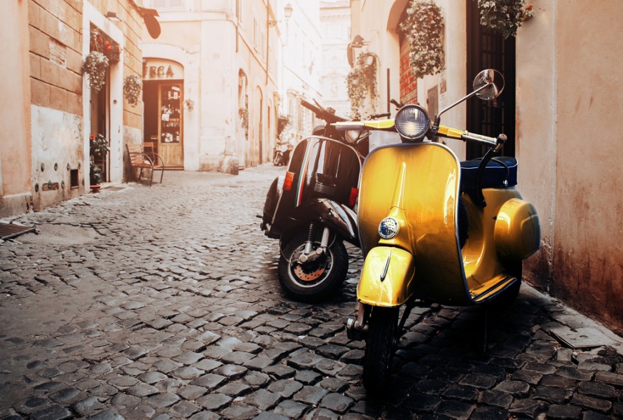 Vespa neuf ou d'occasion : optez pour le scooter italien